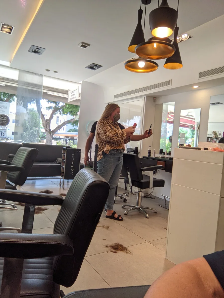 עבודה על שיער במספרה